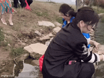 Acid GIFs, February 11 (25 gifs)