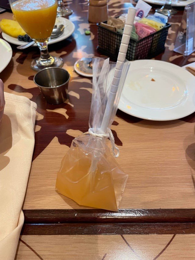 Strange Drink Serving (14 pics) Strange Drink Serving (14 pics)