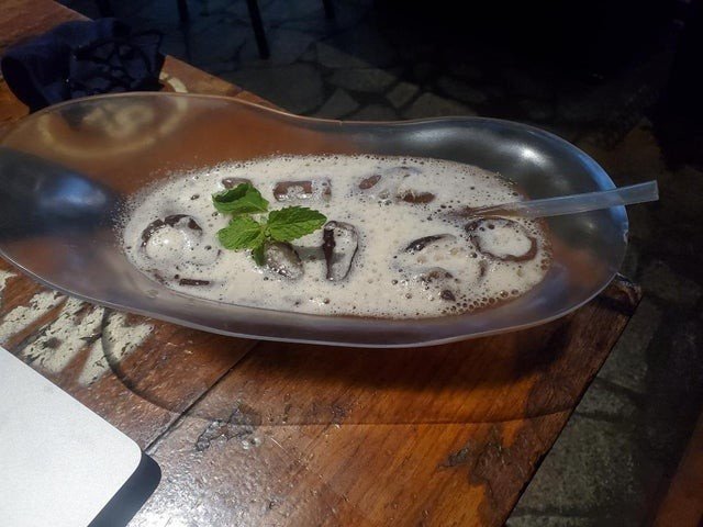 Strange Drink Serving (14 pics) Strange Drink Serving (14 pics)