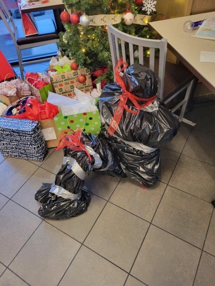 Creative Gift Wrapping (15 pics) Creative Gift Wrapping (15 pics)