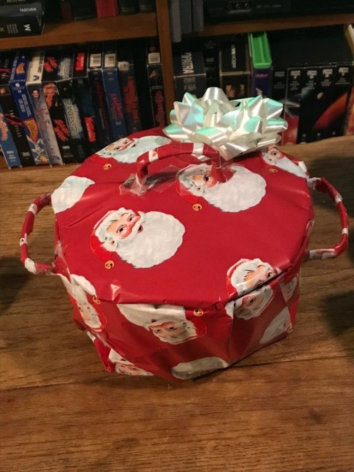 Creative Gift Wrapping (15 pics) Creative Gift Wrapping (15 pics)