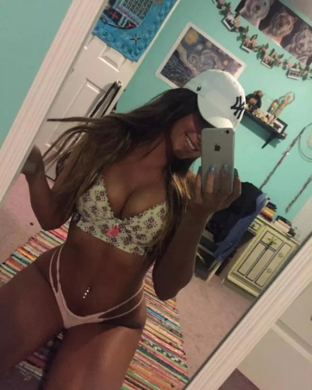 Cute Girls (21 pics) Cute Girls (21 pics)