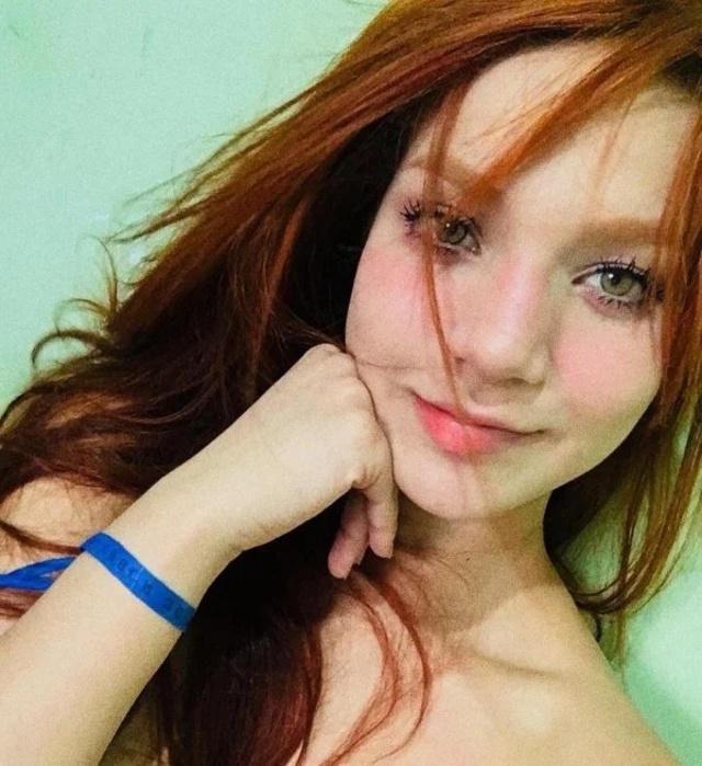 Redhead Girls (21 pics)
