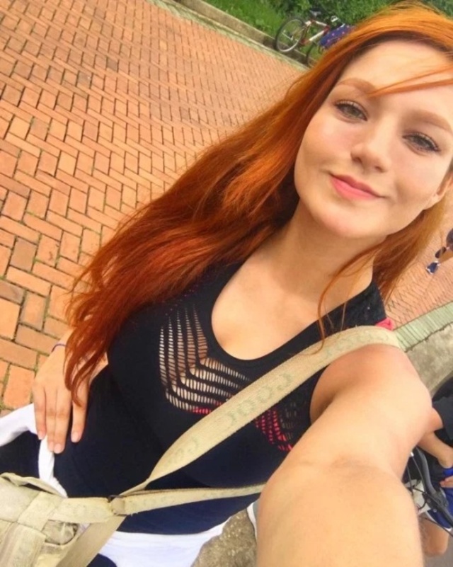 Redhead Girls (21 pics)