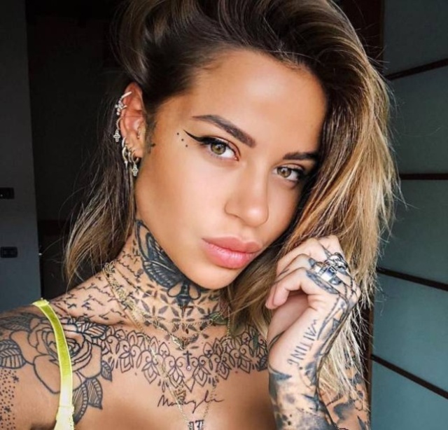 Tattooed Girls (21 pics) Tattooed Girls (21 pics)