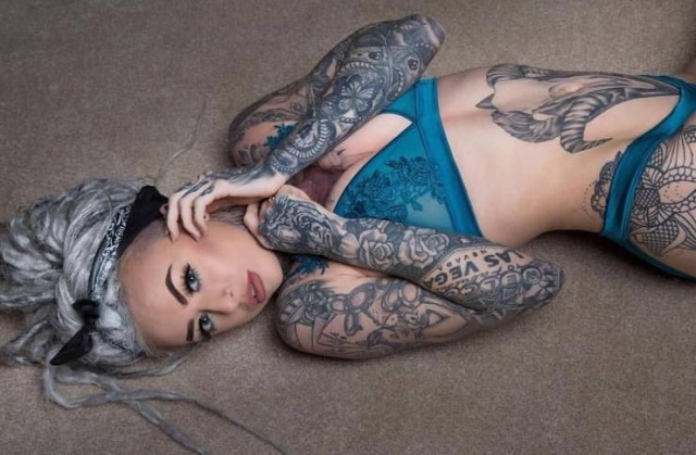Tattooed Girls (21 pics) Tattooed Girls (21 pics)