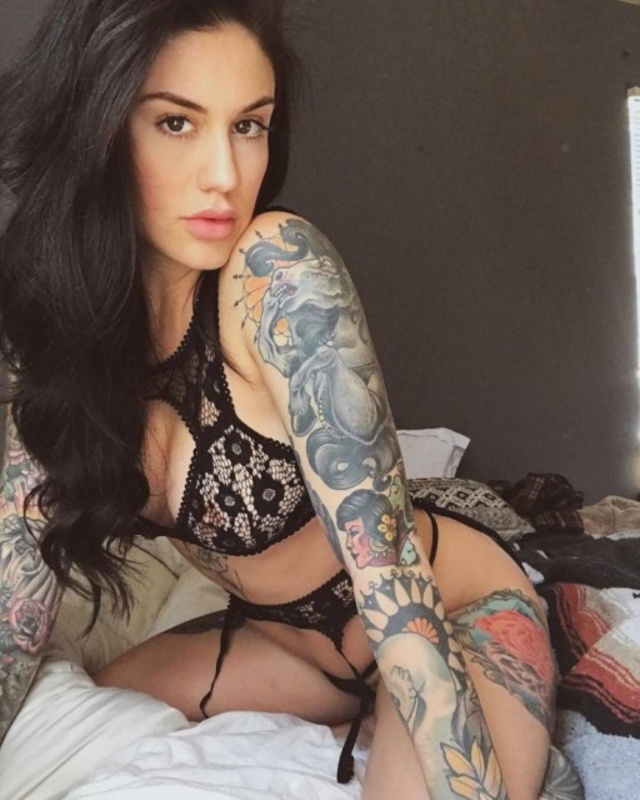 Tattooed Girls (21 pics) Tattooed Girls (21 pics)