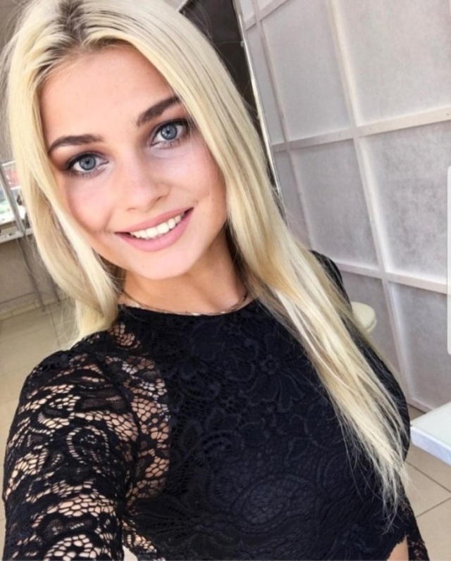 Cute Girls (21 pics) Cute Girls (21 pics)