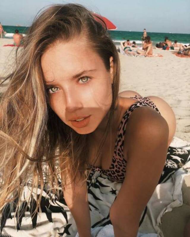 Beauty Girls (21 pics)