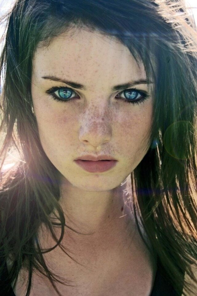 Girls With Freckles (21 pics) Girls With Freckles (21 pics)