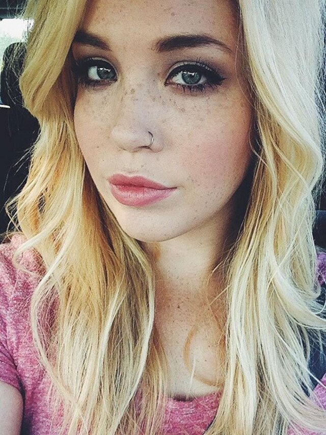 Girls With Freckles (21 pics) Girls With Freckles (21 pics)