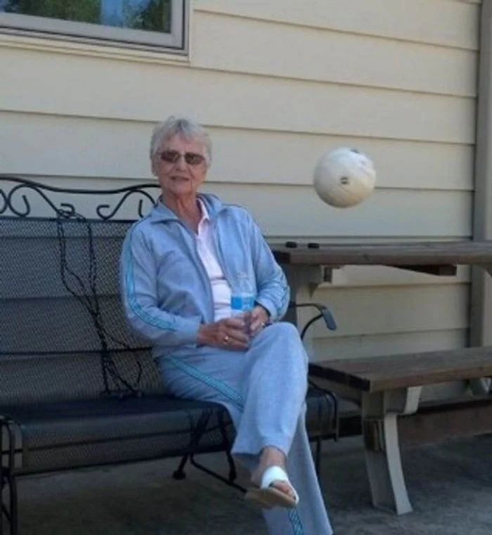 Right Moment (16 pics) Right Moment (16 pics)