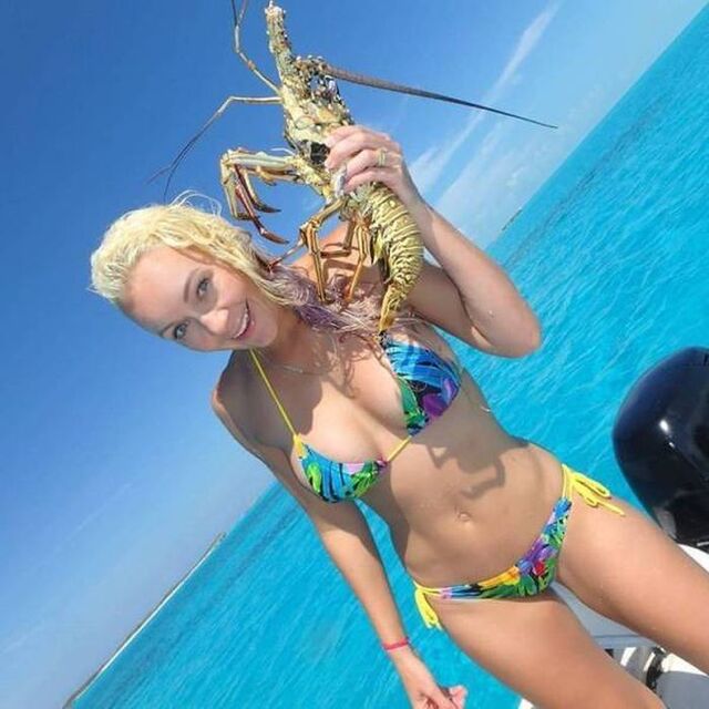 Bikini Girls (21 pics) Bikini Girls (21 pics)