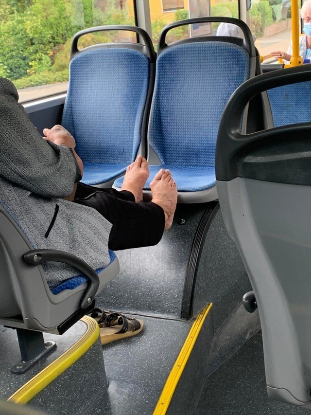 Annoying Situations (15 pics)