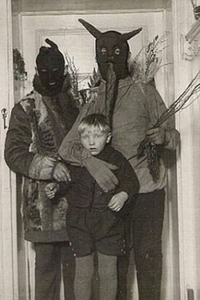 Creepy Photos (27 pics)