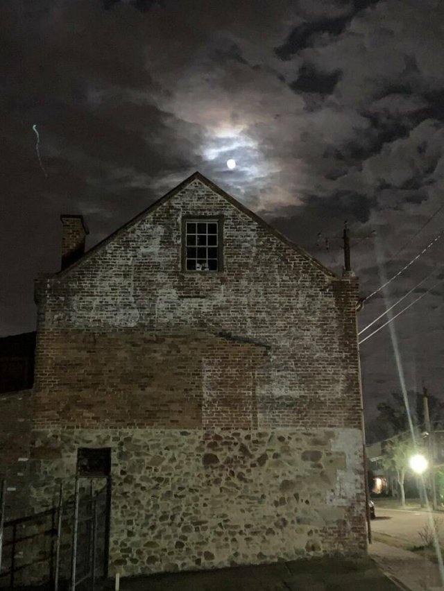 Creepy Photos (27 pics)