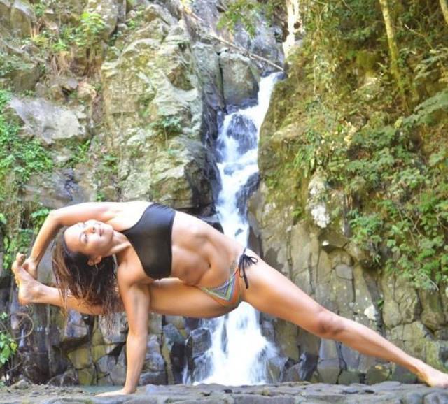 Slim Girls (22 pics) Slim Girls (22 pics)