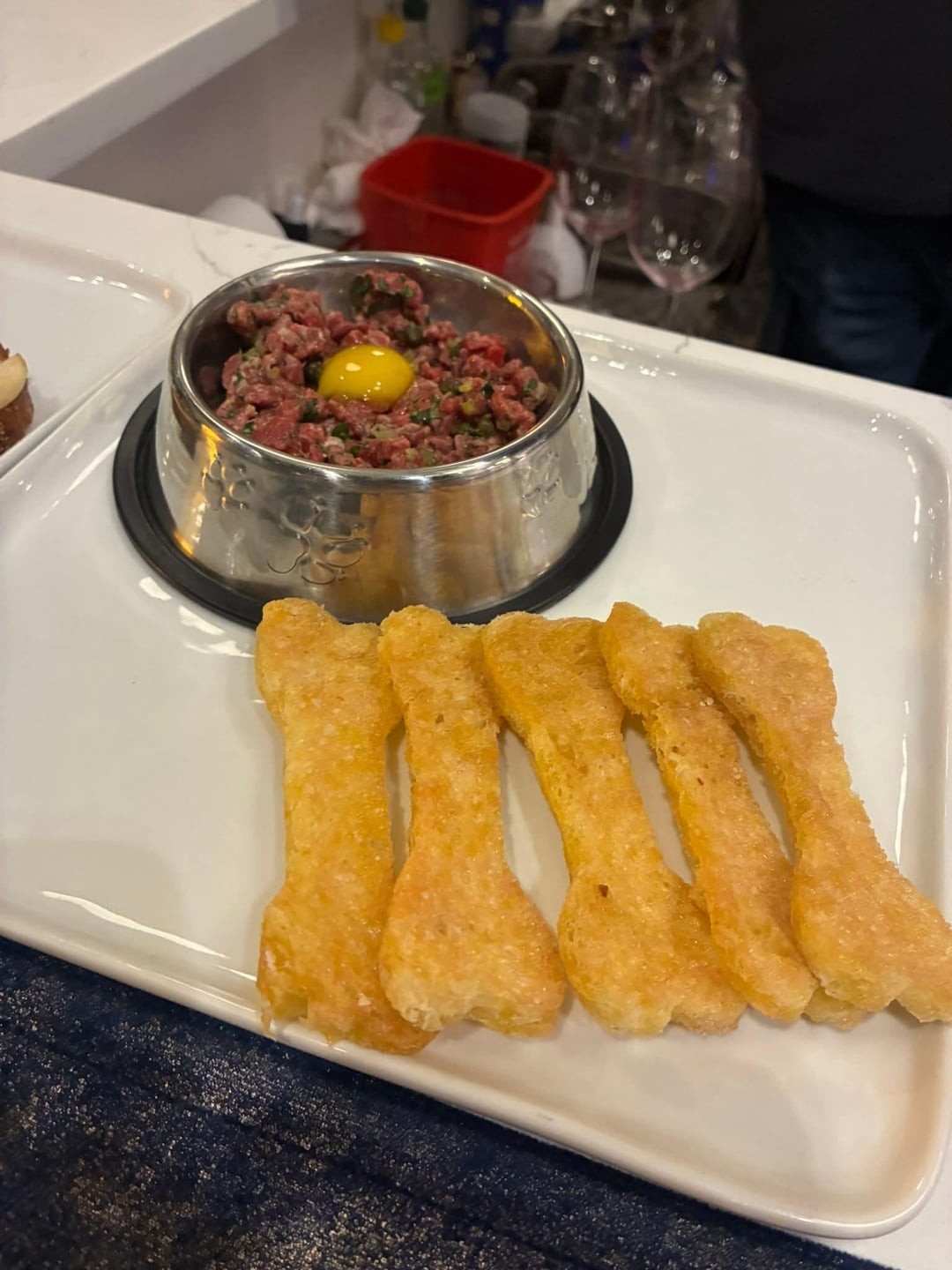 Crazy Food Serving (21 pics)