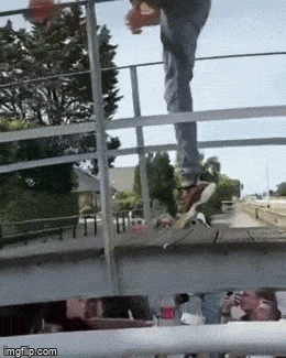 Acid GIFs, March 3 (25 gifs) Acid GIFs, March 3 (25 gifs)