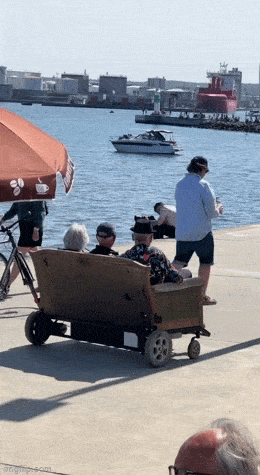 Acid GIFs, March 3 (25 gifs) Acid GIFs, March 3 (25 gifs)