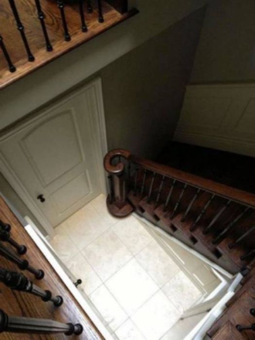 Strange Constructions (21 pics)