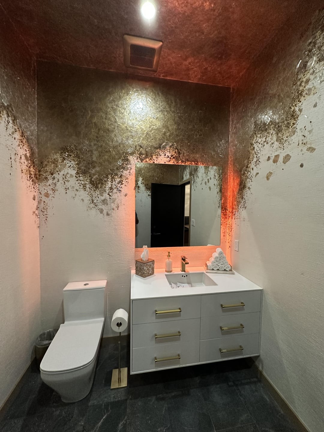 Awful Interiors (17 pics)