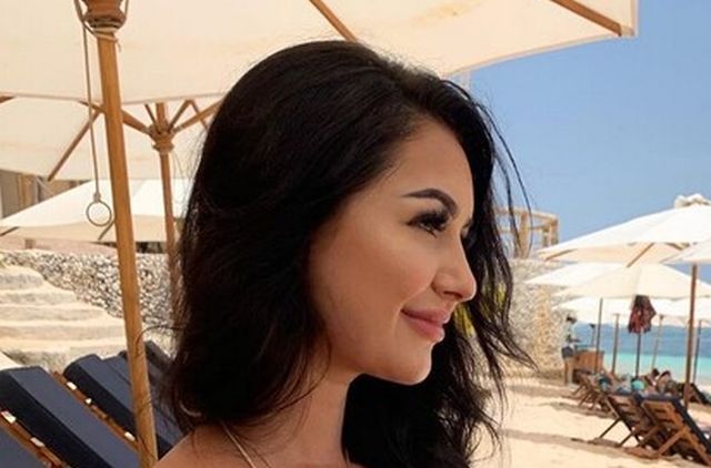 Bikini Girls (21 pics)