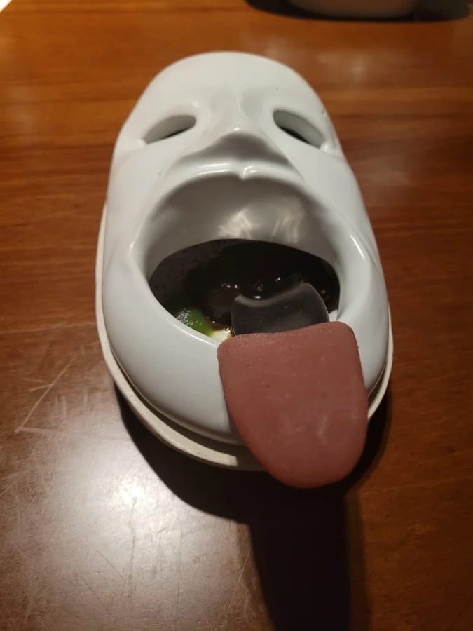 Crazy Food Serving (18 pics)