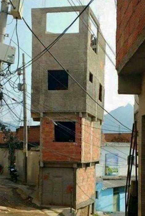 Awful Constructions (23 pics)