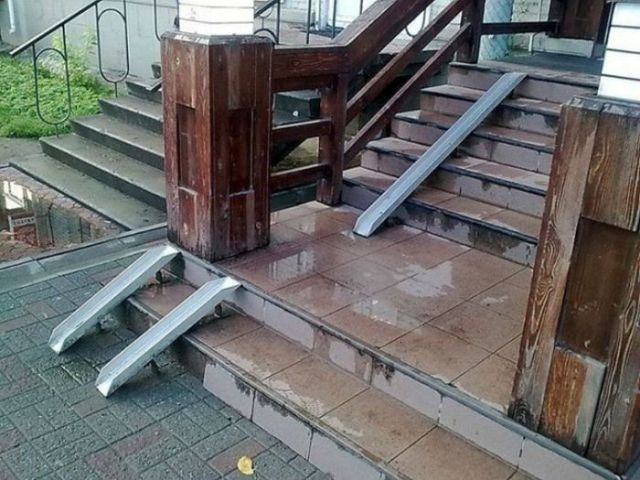 Awful Constructions (23 pics)