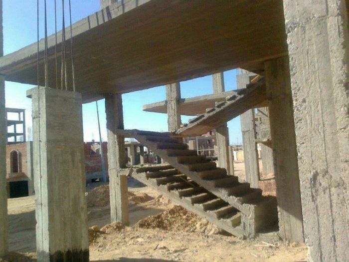 Awful Constructions (23 pics)