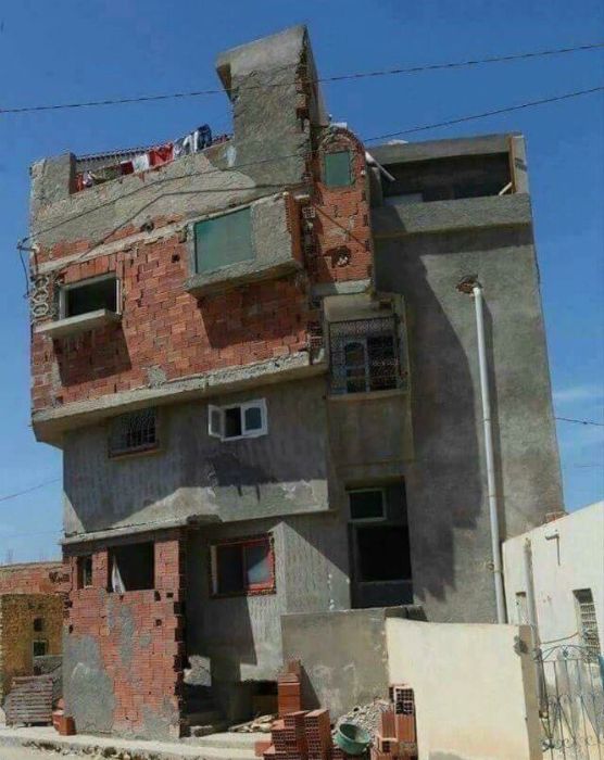 Awful Constructions (23 pics)
