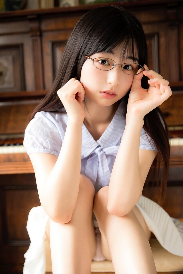 Asian Girls (21 pics)