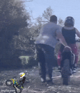 Acid GIFs, March 11 (25 gifs)