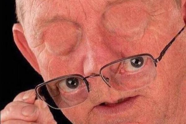 Internet Oddities: Viral Photos, Humor, and the Strangest Stories Online