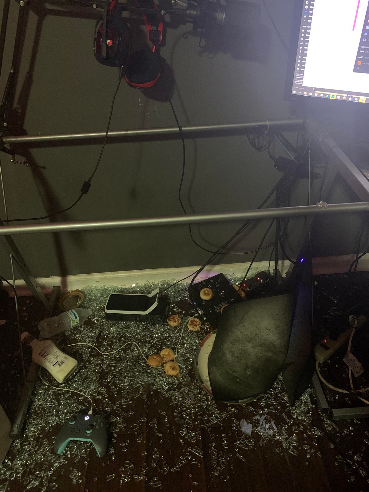Bad Days Happen (27 pics)