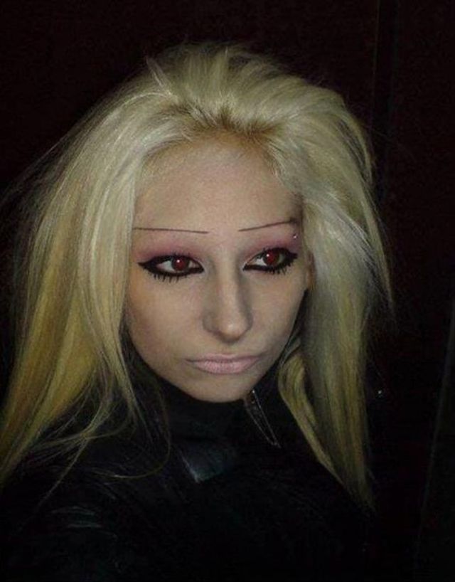 Terrible Eyebrows (14 pics)