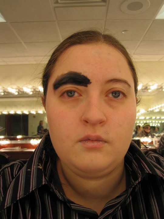 Terrible Eyebrows (14 pics)