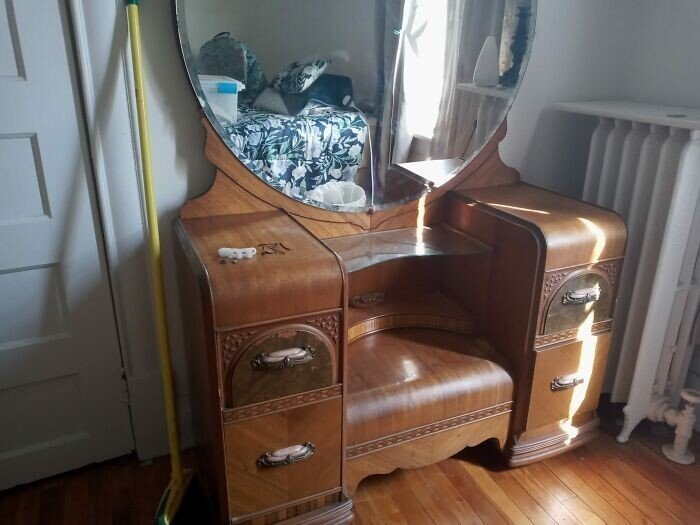 Strange Finds In Thrift Shops (27 pics)