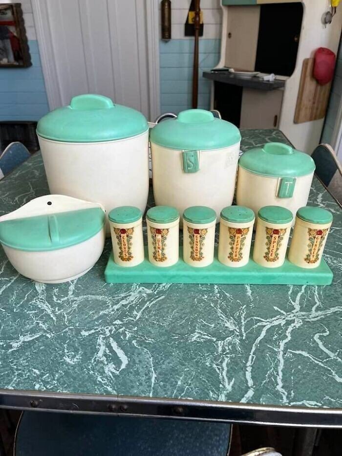Strange Finds In Thrift Shops (27 pics)