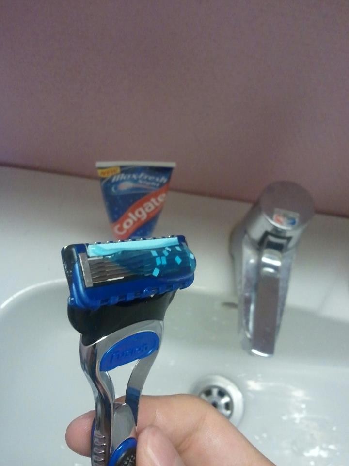 Bad Days Happen (24 pics)