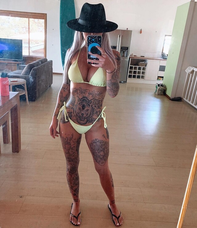 Slim Girls (21 pics)