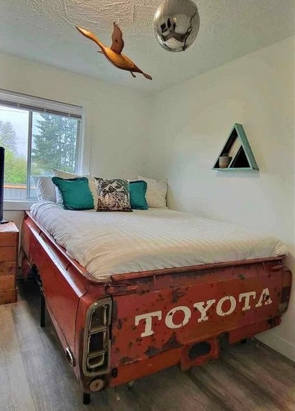 What Is Going On Here? (14 pics)