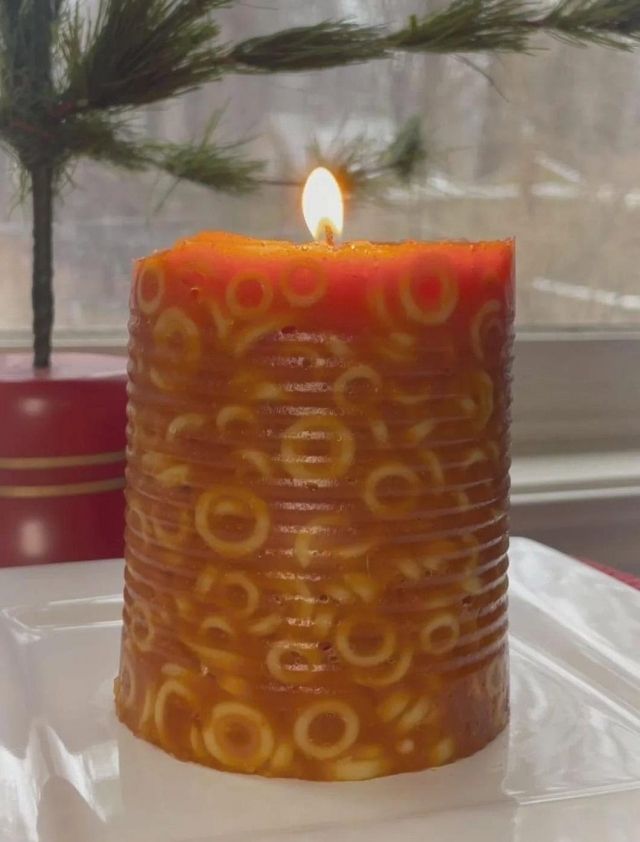 What Is Going On Here? (14 pics)