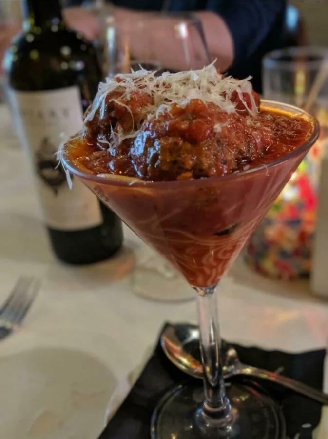 Crazy Food Serving (31 pics)