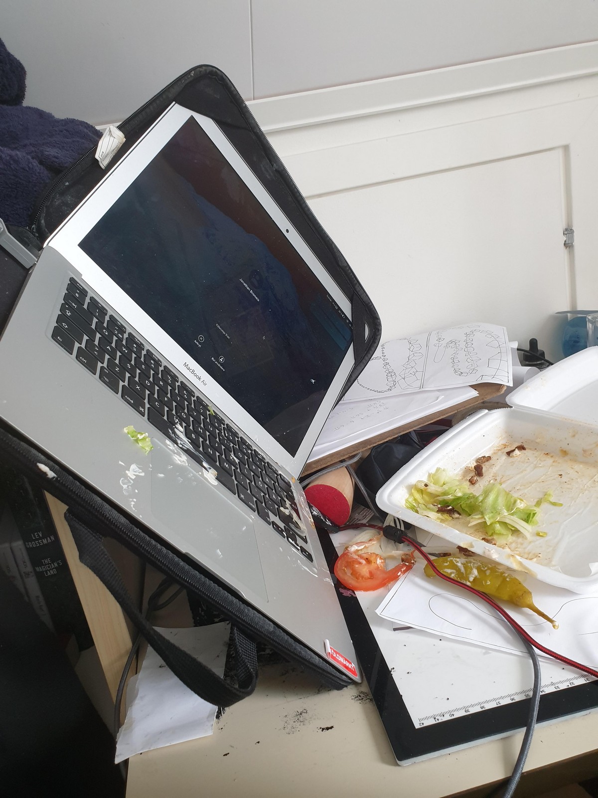 Bad Days Happen (27 pics)