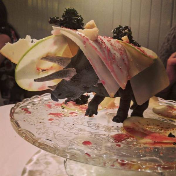 Crazy Food Serving (27 pics)