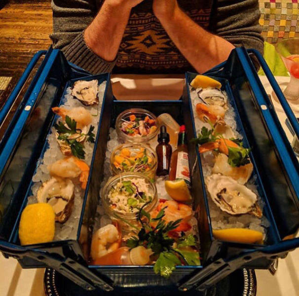 Crazy Food Serving (27 pics)