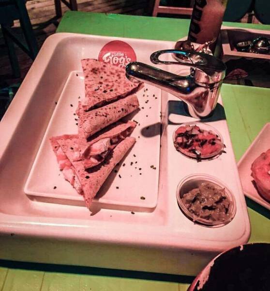 Crazy Food Serving (27 pics)