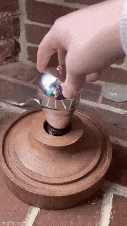 Acid GIFs, March 25 (25 gifs)